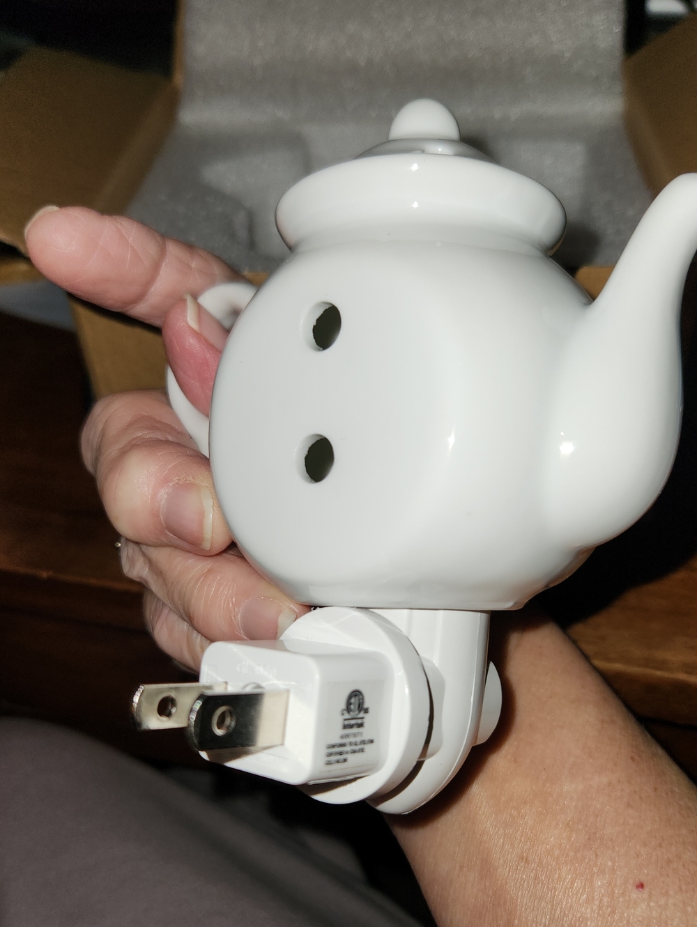 Teapot Nightlight - Picture 2 of 4